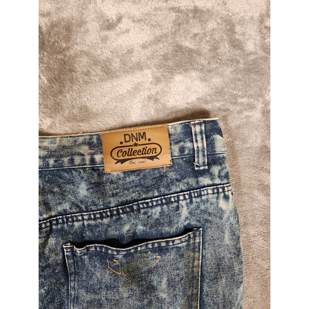 Distressed Blue Wash Men's Jeans with Grid Paneling - Picture 13 of 14